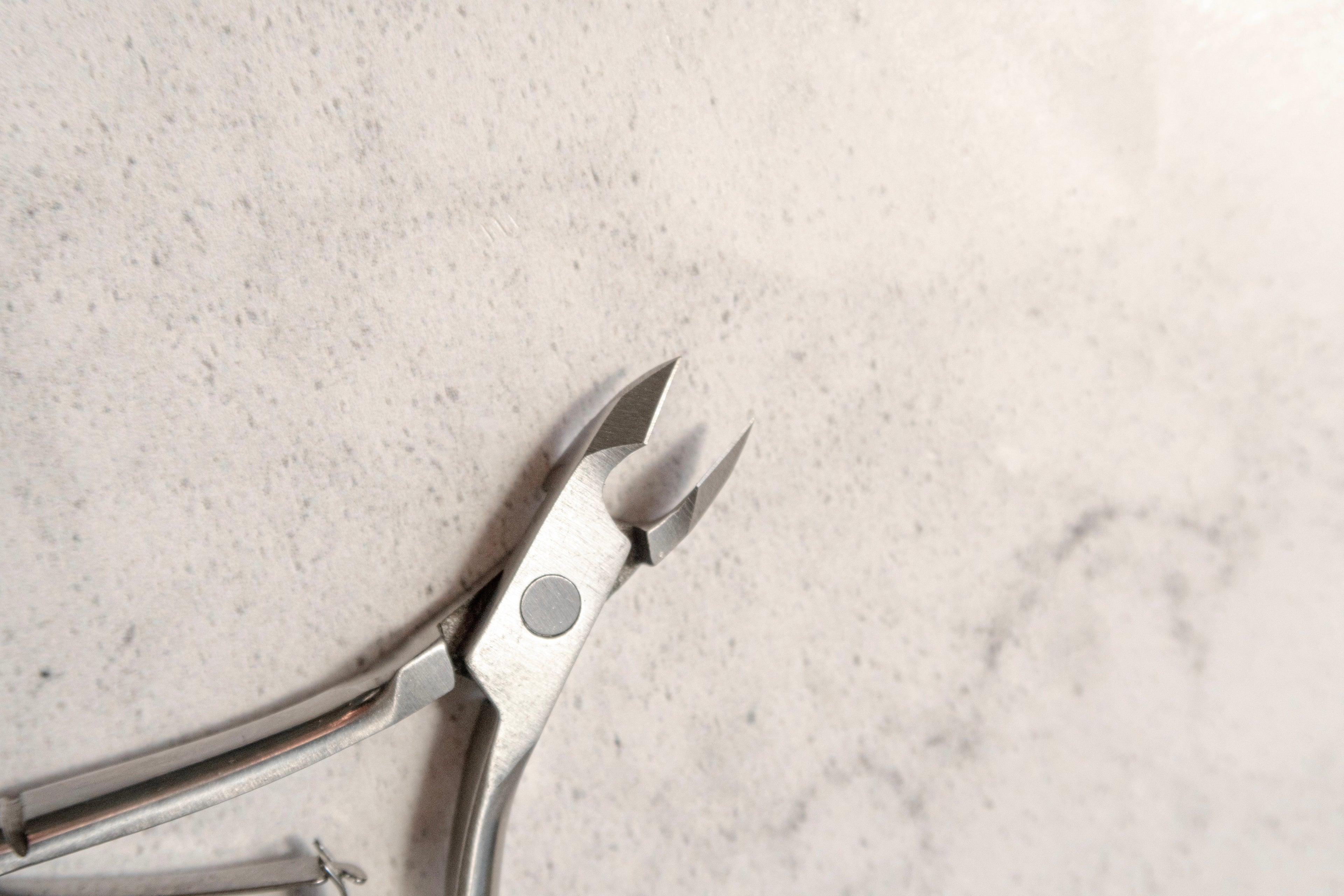 LePhine Pro Cuticle Nippers