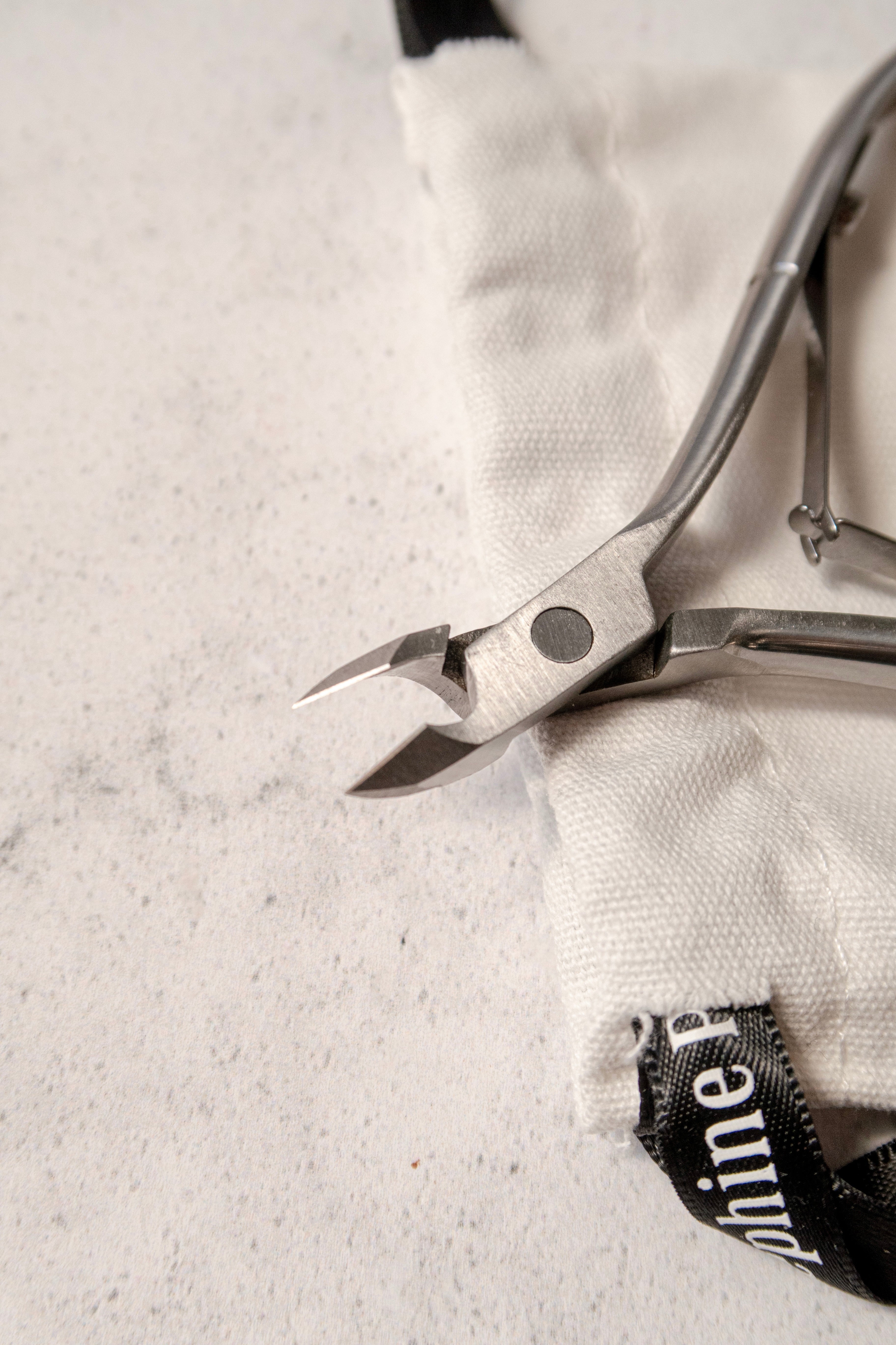 LePhine Pro Cuticle Nippers