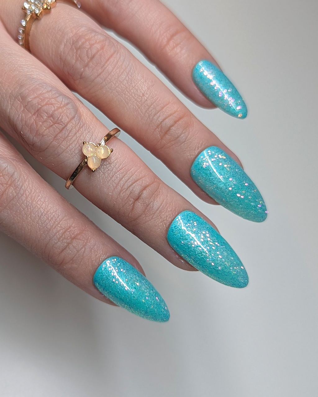 P+ Gossip and Glow Glitter Gel Polish 10 ml