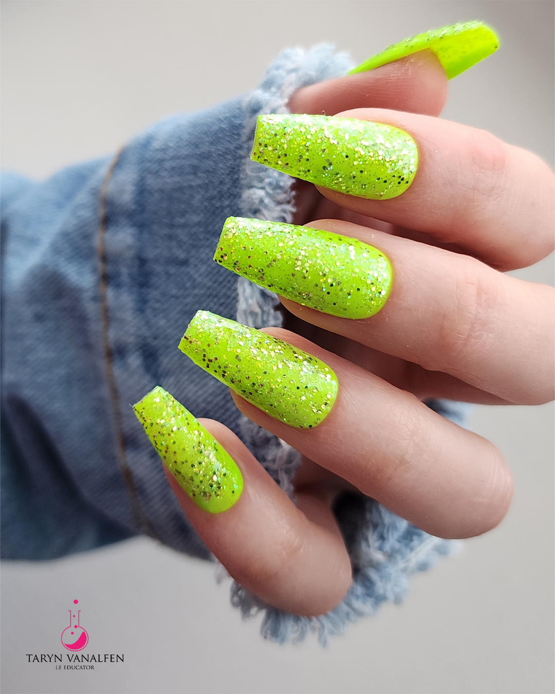 P+ Peace and Love Glitter Gel Polish 10 ml